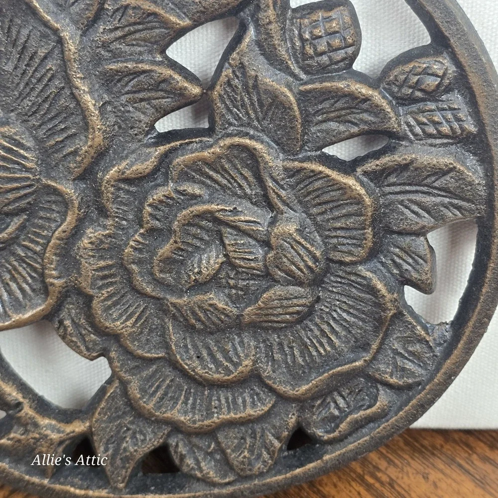 Vintage Cast Iron Rose Trivet Floral Flower Rustic Farmhouse Kitchen Wall Decor‎